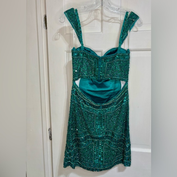 Sherri Hill size 2 emerald beaded cocktail dress - Picture 10 of 17